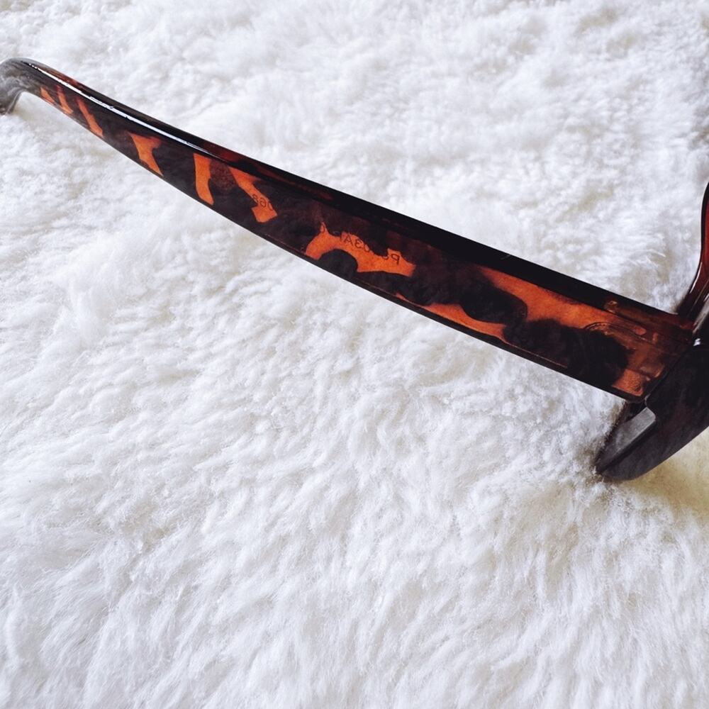 Eva Tortoise Brown Square-Framed Sunglasses - Picture 8 of 13